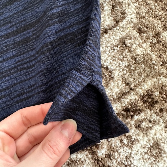 Ann Taylor Blue & Black Two Tone Boxy Soft Sleeveless Sweater, Size Large - Picture 6 of 6